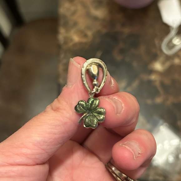 Silver tone four leaf clover earrings - Picture 8 of 8